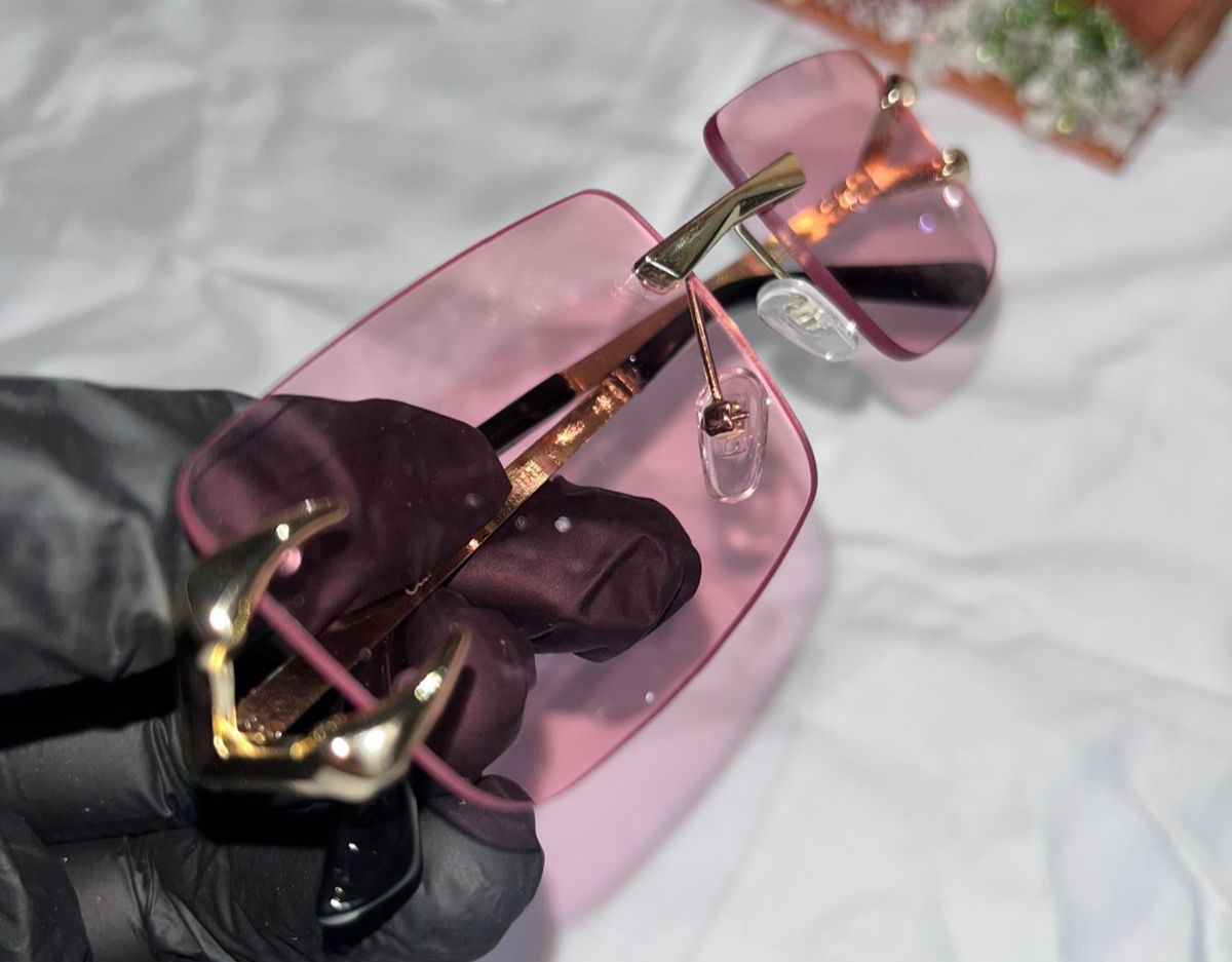 les lunettes rose poudré les lunettes rose poudré